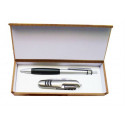 Stylo avec couteau dans une boîte en bois avec adhésif personnalisable pour les mariages