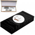 Stylo avec couteau dans une boîte en bois avec adhésif personnalisable pour les mariages