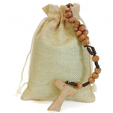 Collier chapelet en bois dans un sac rustique