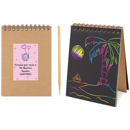 Album de scrapbooking multicolore à dessiner pour le baptême d'une fille