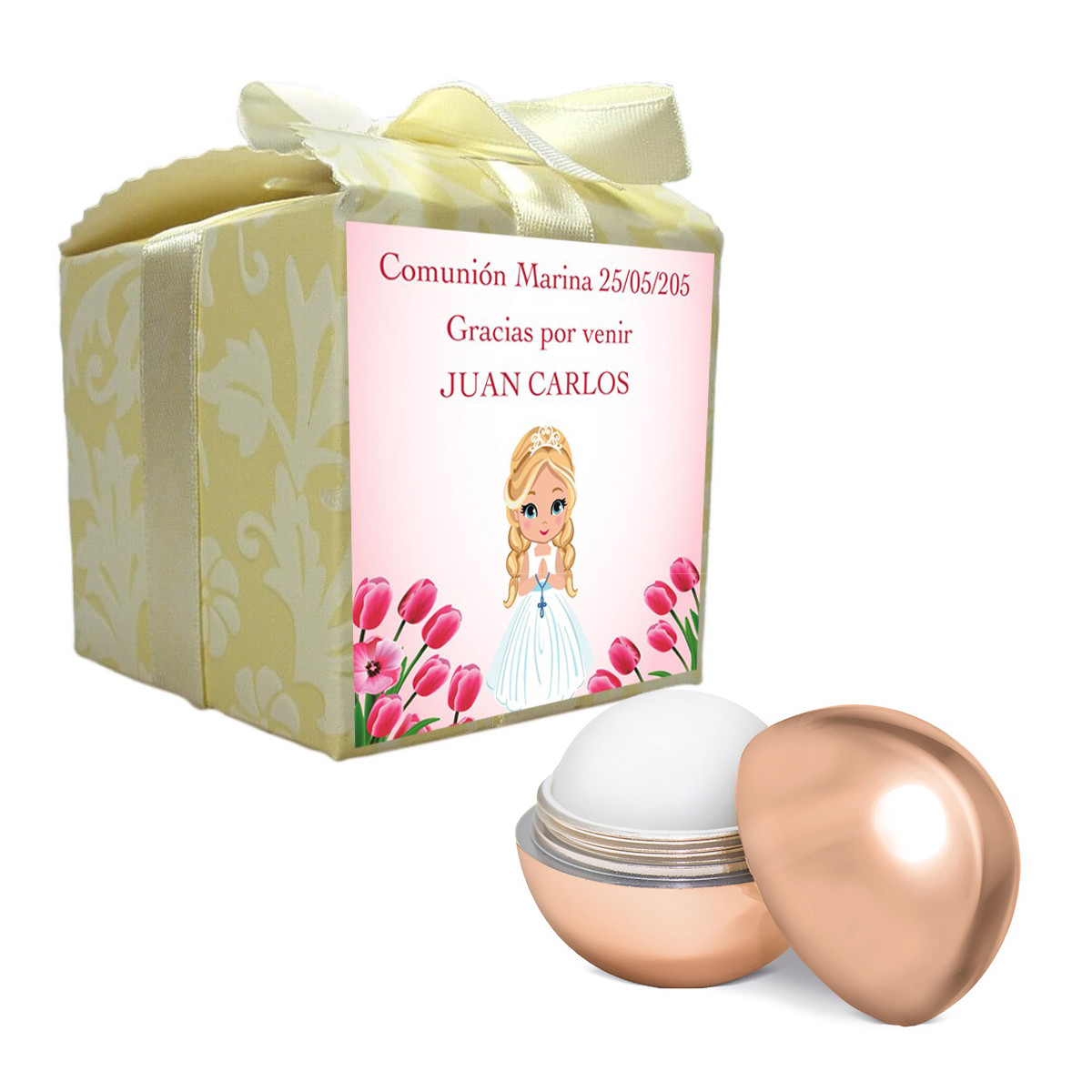 Baume à lèvres rose présenté dans une boîte avec un autocollant de communion personnalisé au nom de l'invité.