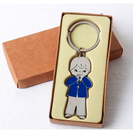 Porte clés communion garçon dans une pochette cadeau en tissu avec adhésif personnalisable