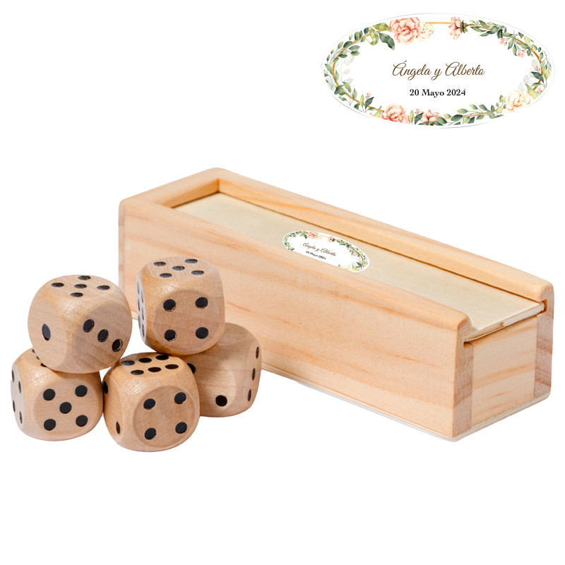 Jeu de dés en bois dans un étui avec un autocollant personnalisé