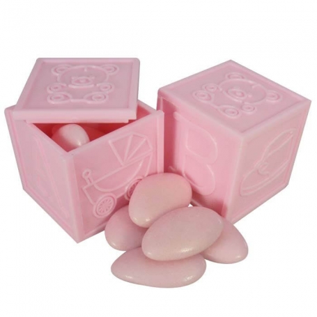 Boîte avec des motifs de bébé remplie de dragées