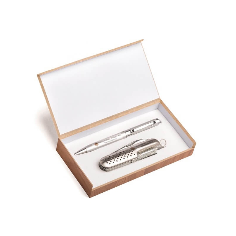 Couteau et stylo personnalisés dans une boîte en bois pour des cadeaux d'entreprise à Noël