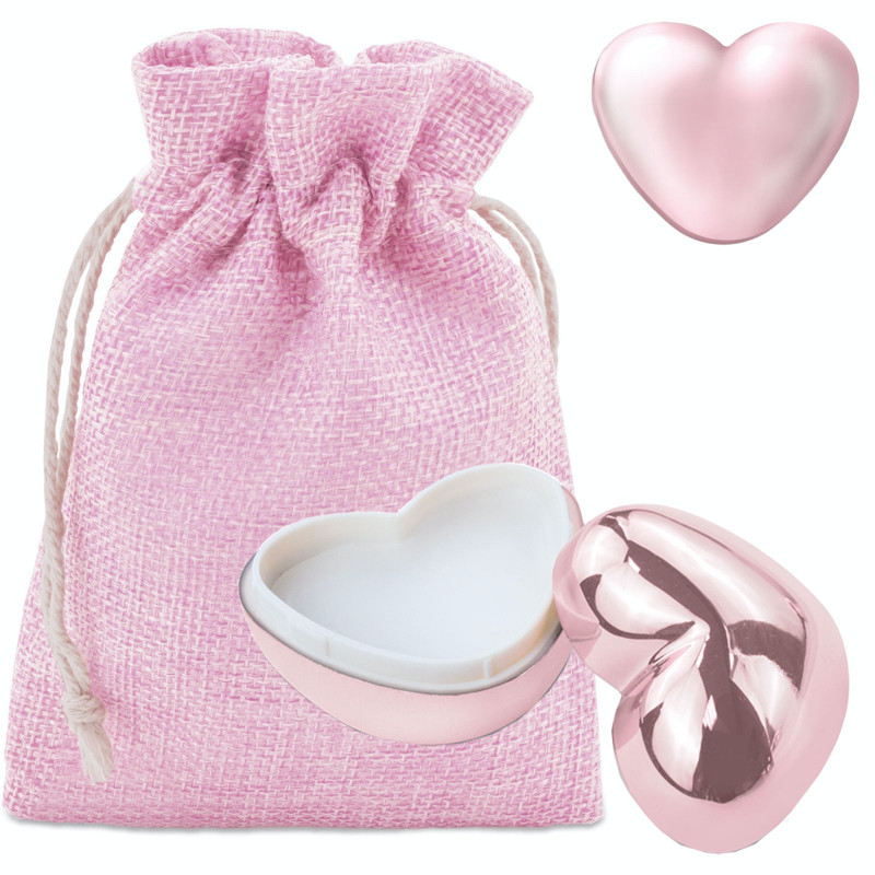 Baume à lèvres rose dans un étui en forme de cœur rose avec un sac en tissu pour offrir lors d\'événements