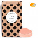 Baume coeur dans un sachet à pois avec autocollant personnalisé pour plus de détails