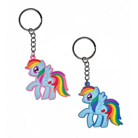 Porte-clés en forme de poney coloré dans une enveloppe kraft personnalisée pour les petits cadeaux.