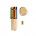 Trousse avec des couleurs, des crayons et un taille-crayon personnalisé pour les détails