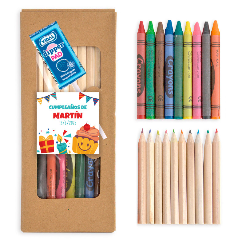 Couleurs et crayons de couleur dans un étui avec autocollant personnalisable et dipper pour les détails