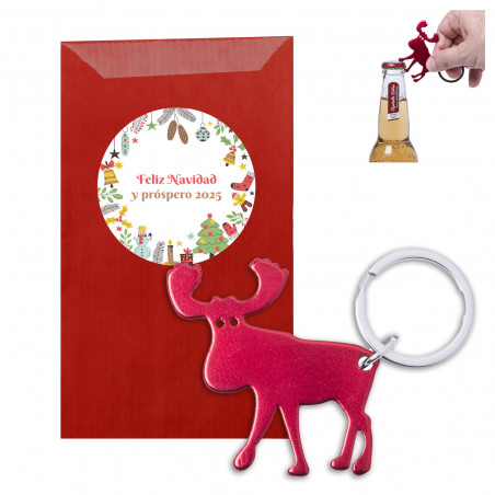 Porte-clés ouvre-bouteille en forme de renne de couleur rouge dans une enveloppe kraft avec un autocollant personnalisé de Noël