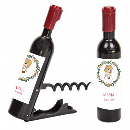 Ouverture de bouteilles de vin pour des détails d'homme à la communion