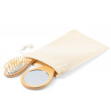 Miroir de poche et brosse en bois dans un sac en coton avec carte personnalisée pour les mariages