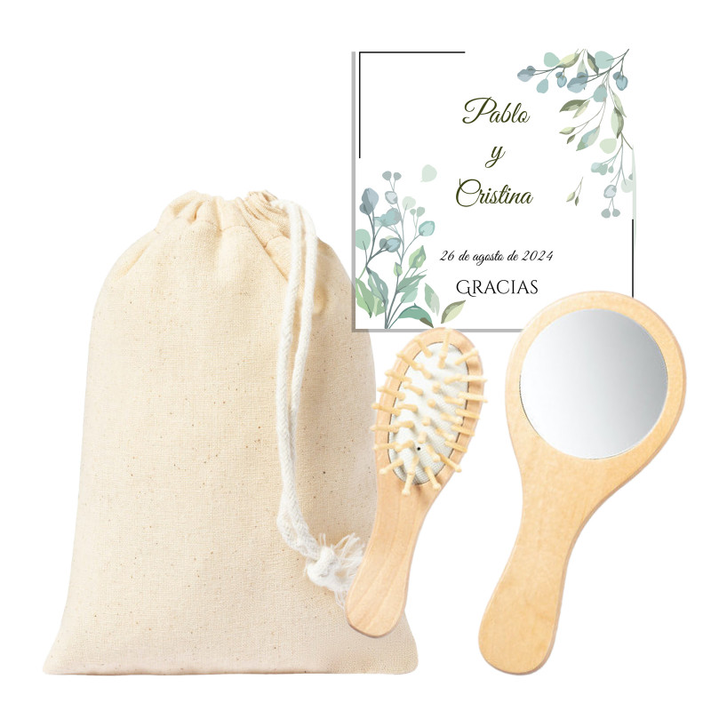 Miroir de poche et brosse en bois dans un sac en coton avec carte personnalisée pour les mariages