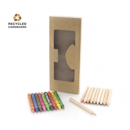 Cires et crayons de couleur présentés dans une boîte