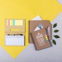 Bloc-notes et postez-le avec un stylo