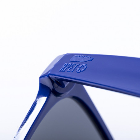 Lunettes de soleil avec monture en matériaux recyclés disponibles en plusieurs couleurs