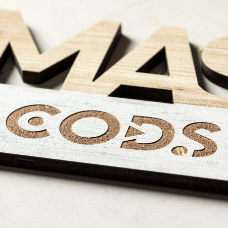 Ornement de Noël en bois bicolore pour table