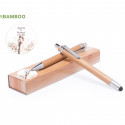 Étui avec stylo et porte-mine en bambou personnalisé avec autocollant mariés pour détail de mariage