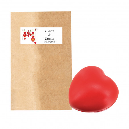 Cœur antistress rouge dans une enveloppe en kraft avec autocollant personnalisé