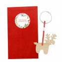 Porte-clés de Noël en bambou dans une enveloppe rouge personnalisée à offrir