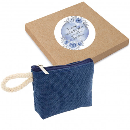 Porte-monnaie bleu en polyester présenté dans une boîte en carton recyclé avec un autocollant personnalisé à offrir.