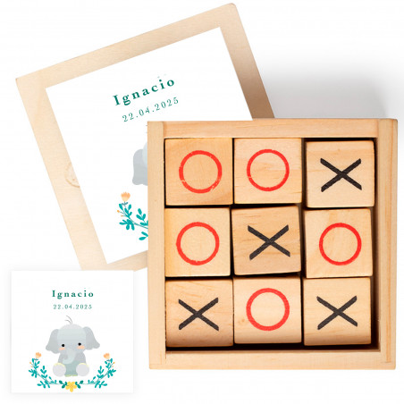 Tic tac toe dans une boîte en bois avec motif éléphant adhésif de 5x5 cm pour les détails du baptême