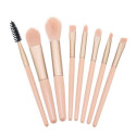 Pinceaux de maquillage dans un étui avec autocollant personnalisé pour les détails