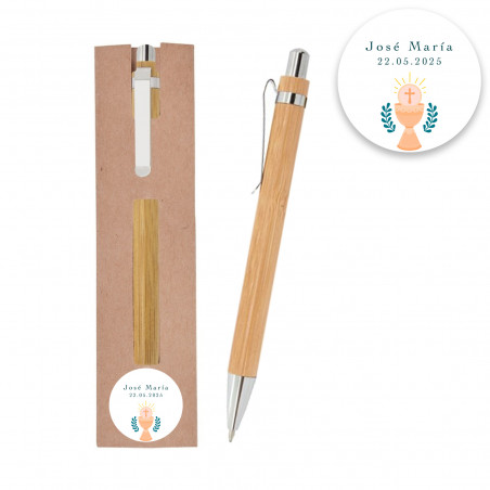 Stylo en bambou dans un étui personnalisé avec un autocollant design de calice pour communion