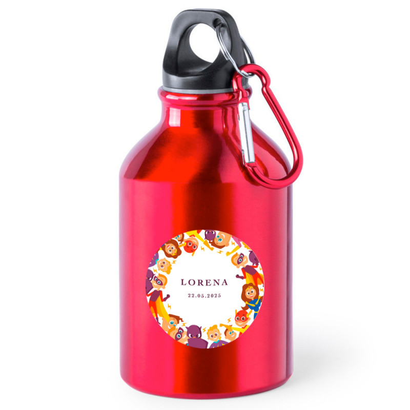 Bouteille rouge avec autocollant super-héros pour les détails
