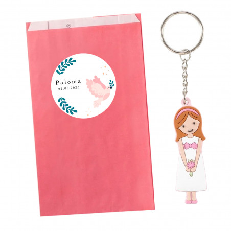 Porte-clés de communion fille dans un sac rose framboise personnalisé avec autocollant avec colombe à offrir