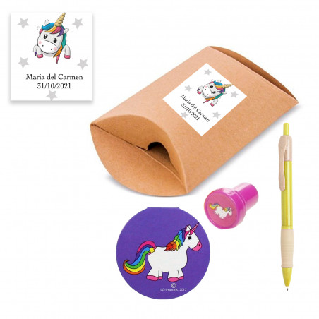 Carnet et tampon de licorne dans une boîte personnalisée avec autocollant pour événements