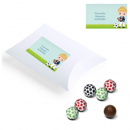 Boules de chocolat dans un écrin personnalisé avec autocollant communion enfant