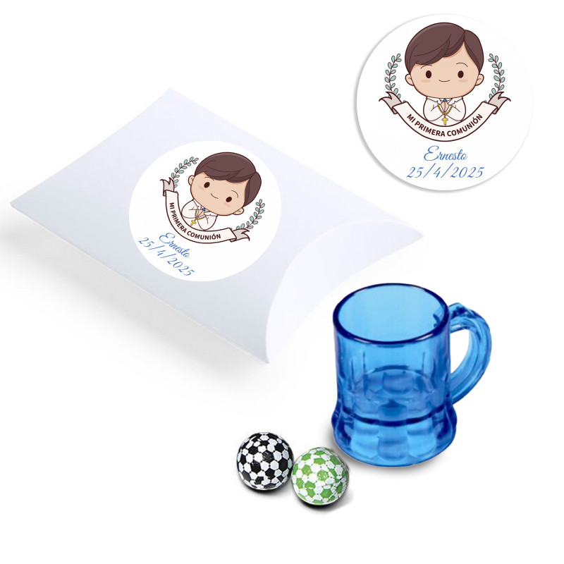 Mini jarre avec deux bonbons présenté dans une boîte personnalisée avec un autocollant de communion