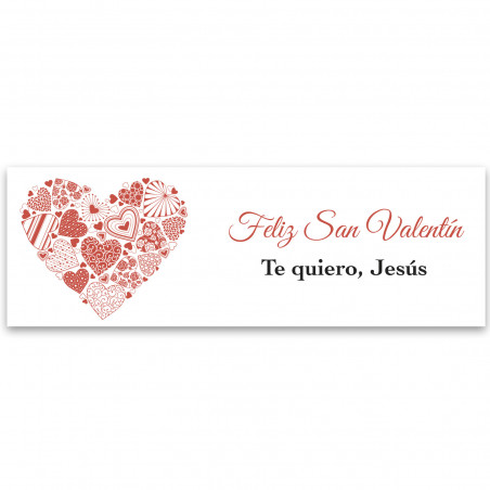 Porte-clés en forme de cœur rouge avec enveloppe kraft personnalisée, détail romantique pour la Saint-Valentin.