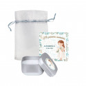 Bougie parfumée dans une boîte métallique argentée personnalisée avec une carte et un autocollant de communion pour fille dans