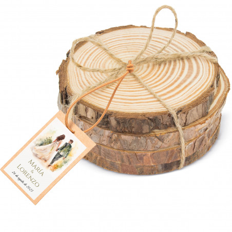 Sous-verres en bois naturel avec étiquette personnalisée, détail rustique et écologique pour les mariages