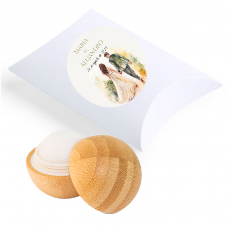 Baume à lèvres en bambou dans un étui blanc avec un autocollant romantique pour les mariés, idéal pour les cadeaux de mariage.