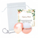Baume à lèvres en porte-clés avec carte de rappel florale dans un sac en organza blanc pour événements