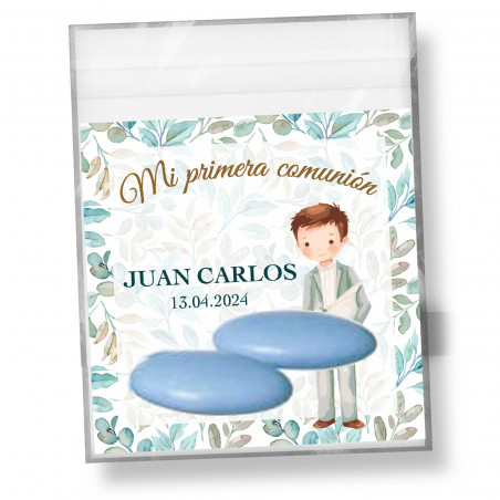 Peladilles bleues au chocolat 2 unités dans un sac avec carte de rappel communion enfant