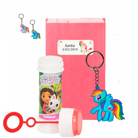 Pompero Gabby avec porte-clés licorne dans une enveloppe rose avec autocollant licorne personnalisable pour détails