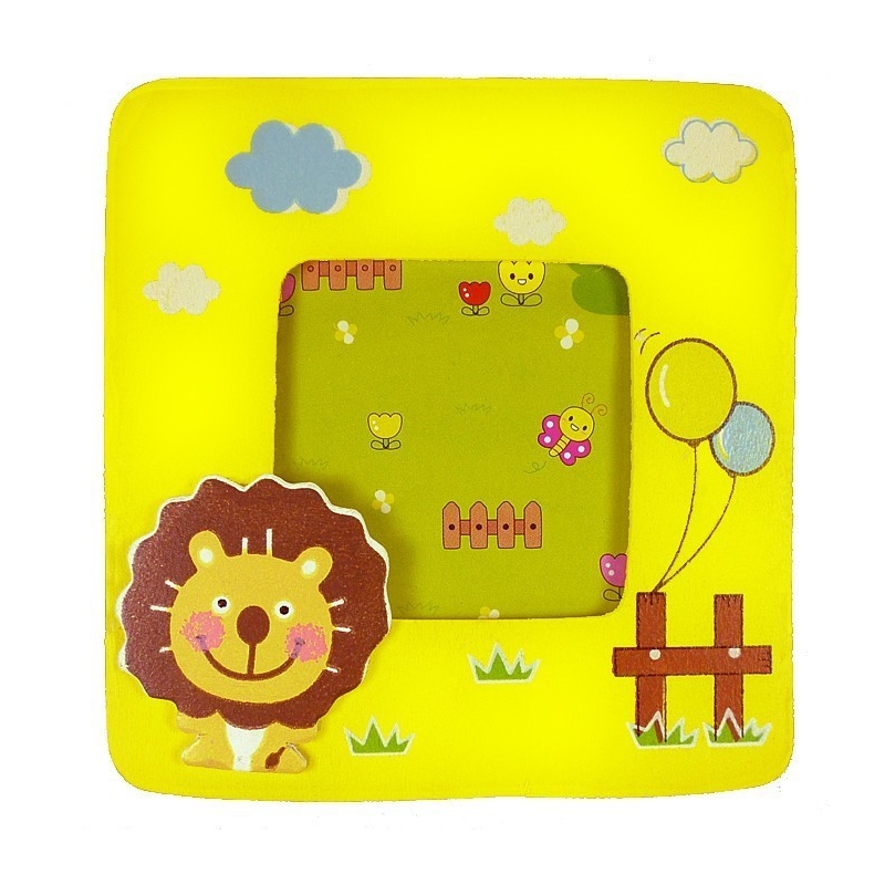 Cadre photo enfant en bois avec lion