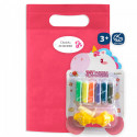 Pâte à modeler colorée avec un design enchanteur de licorne, présentée dans un sac fuchsia et dotée d'un autocollant