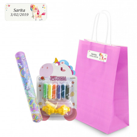 Set de pâte à modeler et bracelet de licornes dans un sac rose personnalisé avec autocollant