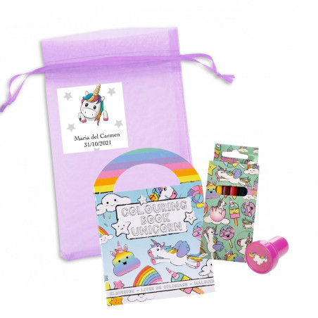 Livre de coloriage avec autocollants, boîte de crayons et tampon de licorne dans un sac en organza avec autocollant pour un