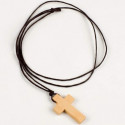 Pendentif en forme de croix en bois avec enveloppe personnalisée pour les invités
