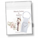 Porte-clés en aluminium découpé en forme de cœur avec ruban blanc et carte personnalisée de mariage