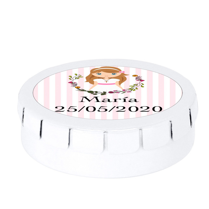 Bonbons sans sucre dans une boîte métallique blanche avec autocollant de communion fille pour les détails des invités