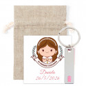Porte-clés en métal fille dans un sac en toile naturelle avec carte de rappel de première communion personnalisée pour les