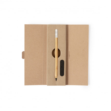 Crayon éternel avec gomme dans une boîte en carton avec autocollant couronne de feuilles à offrir